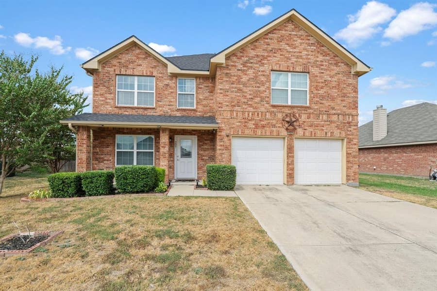 Property photo for 207 Equestrian Drive, Waxahachie, TX