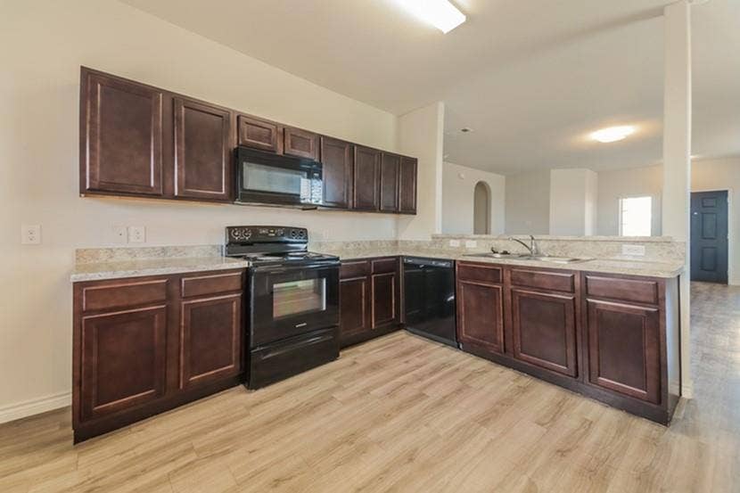 1305 Mallard Cove, Ennis, TX 75119 1305 Mallard Cove, Ennis, TX 75119