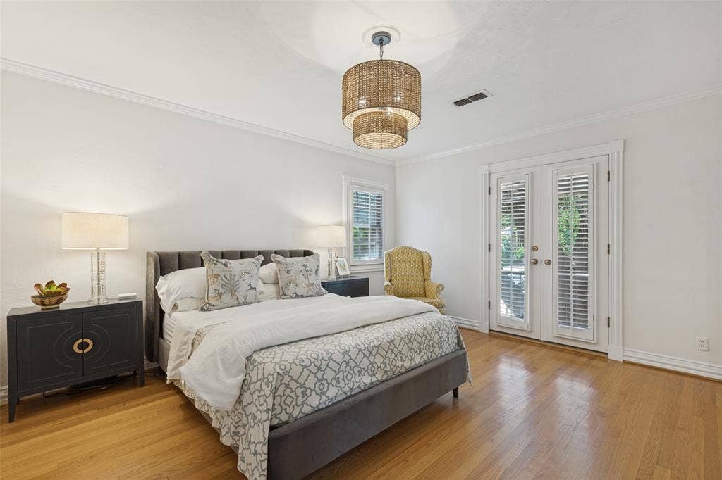 5411 W University Boulevard, Dallas, TX 75209 quest quarters