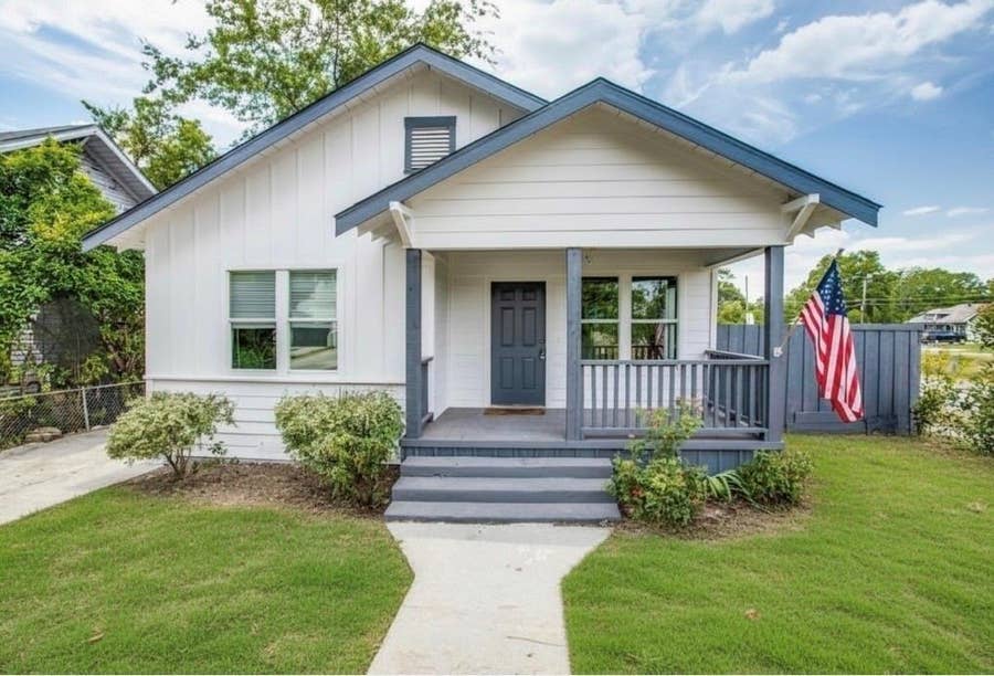 Property photo for 403 Parkview Avenue, Dallas, TX