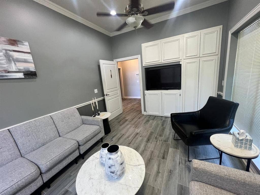 5228 VILLAGE CREEK Drive, #100, Plano, TX 75093 5228 VILLAGE CREEK Drive, #100, Plano, TX 75093