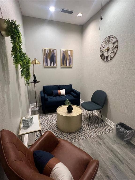 5228 VILLAGE CREEK Drive, #100, Plano, TX 75093 5228 VILLAGE CREEK Drive, #100, Plano, TX 75093