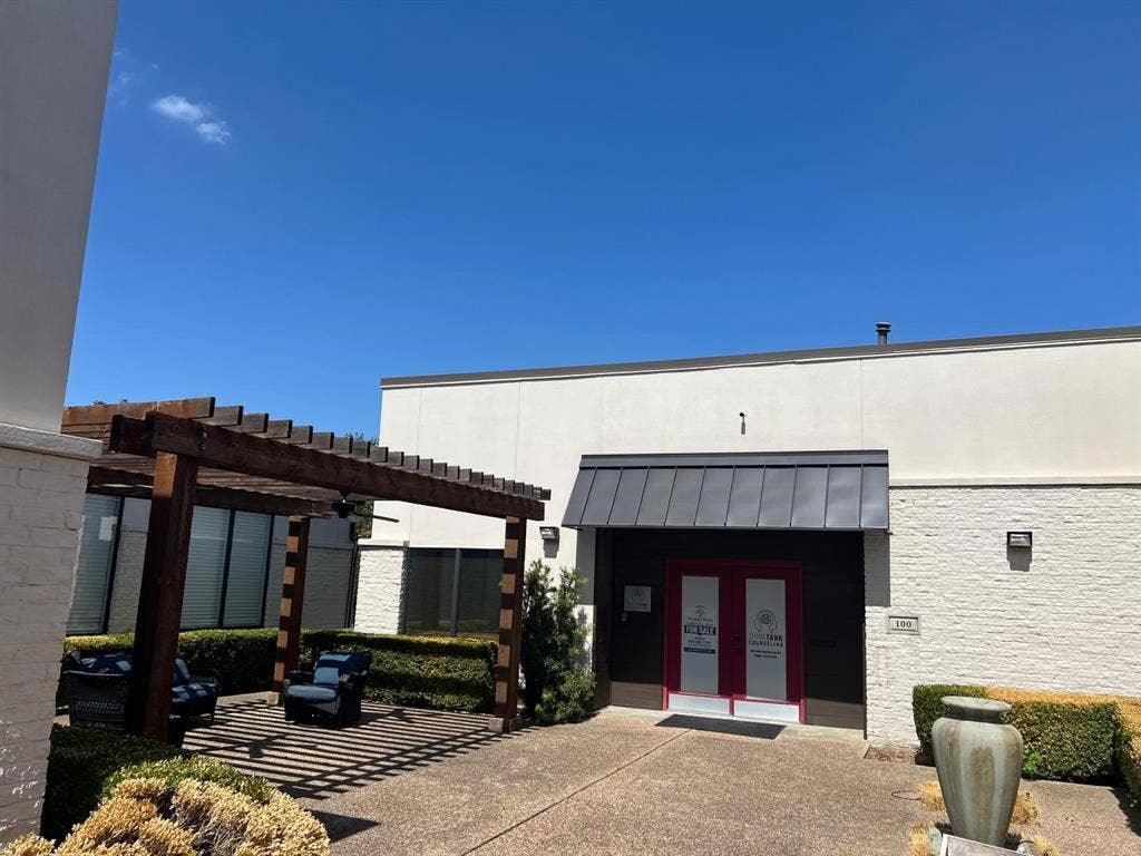 5228 VILLAGE CREEK Drive, #100, Plano, TX 75093 5228 VILLAGE CREEK Drive, #100, Plano, TX 75093