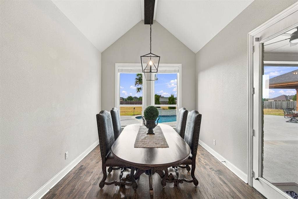 5620 Limestone Lane, Midlothian, TX 76065 Spacious dining area overlooks the pool and spacious back yard.