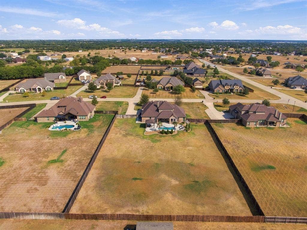 5620 Limestone Lane, Midlothian, TX 76065 5620 Limestone Lane, Midlothian, TX 76065