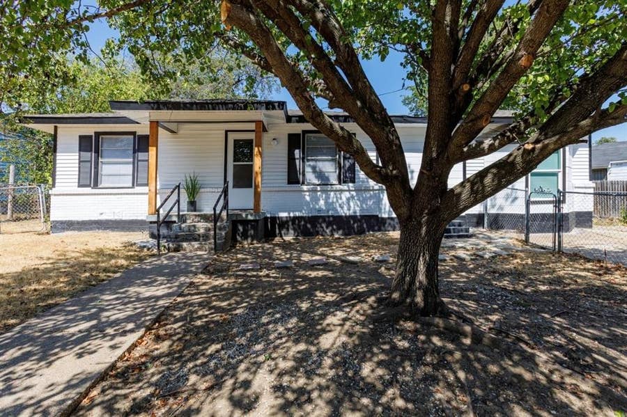 Property photo for 2347 Village Way, Dallas, TX