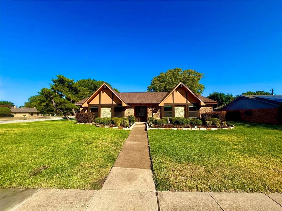 Property photo for 442 Valley Glen Drive, Richardson, TX