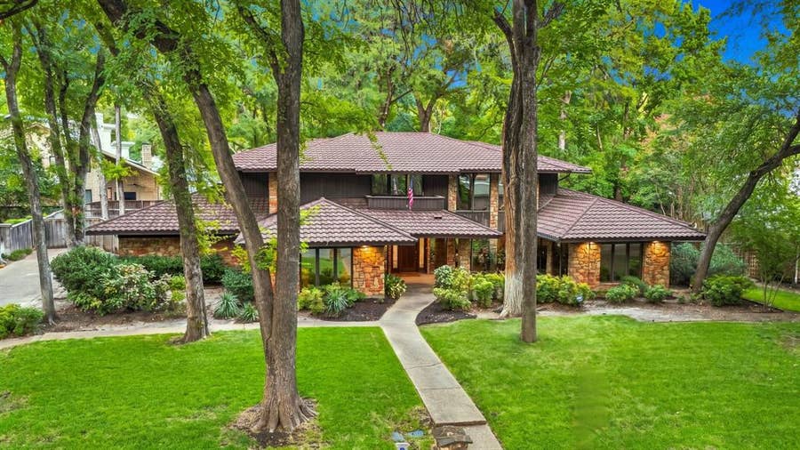 Property photo for 4829 Overton Woods Drive, Fort Worth, TX
