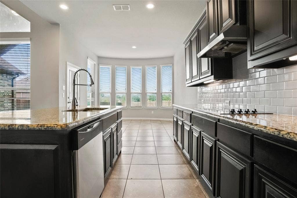 425 Rossville Drive, Midlothian, TX 76065 425 Rossville Drive, Midlothian, TX 76065