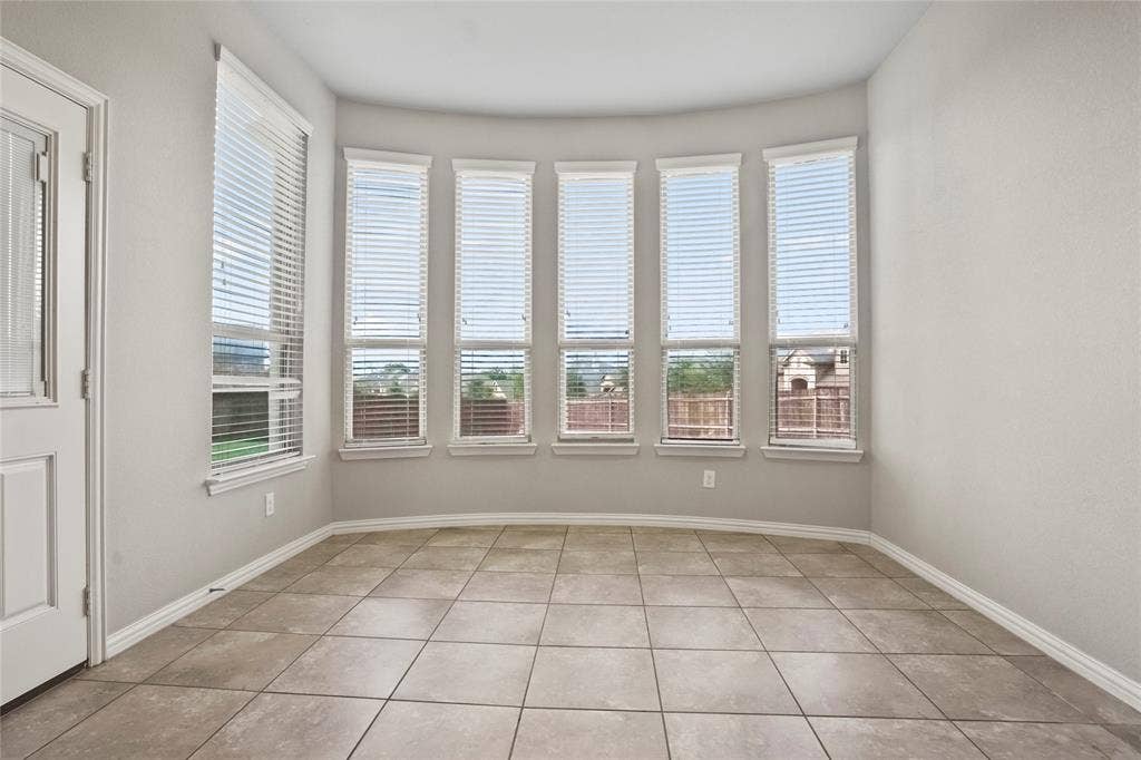 425 Rossville Drive, Midlothian, TX 76065 Breakfast Nook