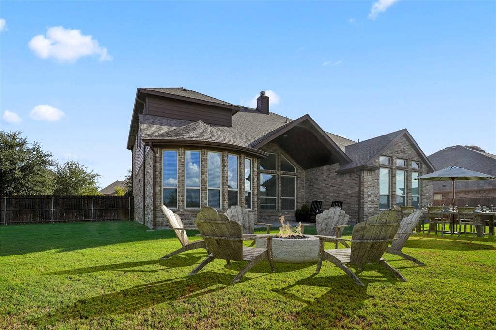 425 Rossville Drive, Midlothian, TX 76065 425 Rossville Drive, Midlothian, TX 76065