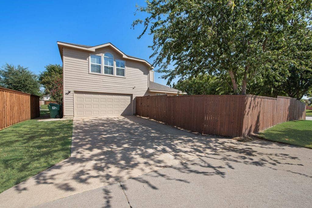 2408 Creekdale Drive, Denton, TX 76210 2408 Creekdale Drive, Denton, TX 76210