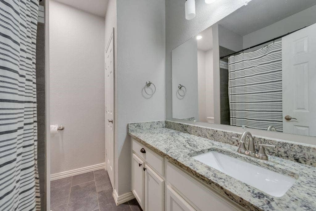 2408 Creekdale Drive, Denton, TX 76210 2408 Creekdale Drive, Denton, TX 76210