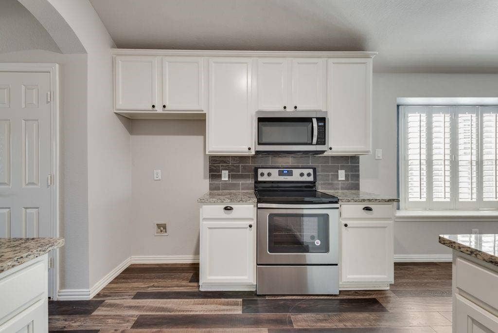 2408 Creekdale Drive, Denton, TX 76210 2408 Creekdale Drive, Denton, TX 76210