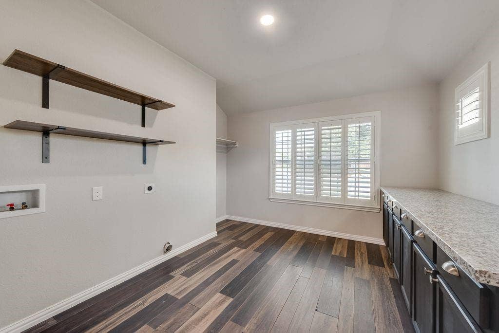 2408 Creekdale Drive, Denton, TX 76210 2408 Creekdale Drive, Denton, TX 76210