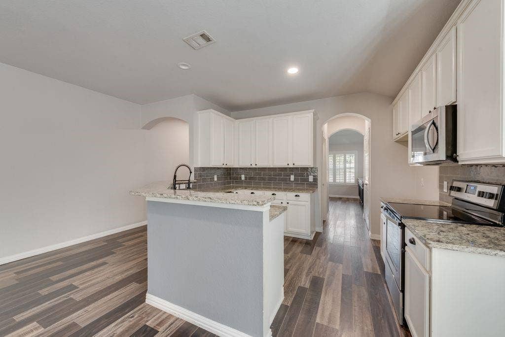 2408 Creekdale Drive, Denton, TX 76210 2408 Creekdale Drive, Denton, TX 76210