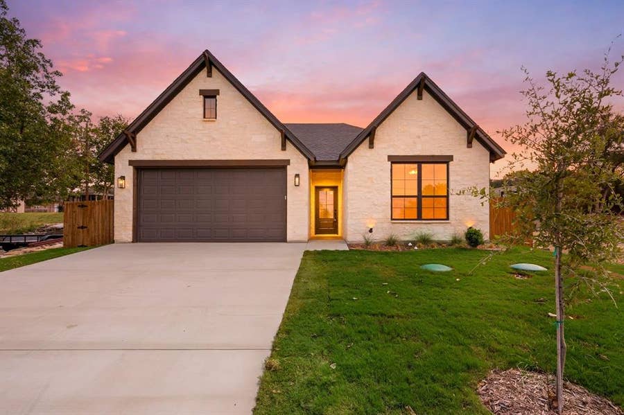 Property photo for 605 Mustang Trail, Granbury, TX