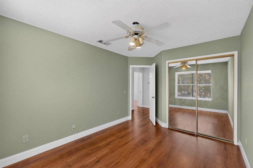 542 Clayton Street, Grand Prairie, TX 75052 542 Clayton Street, Grand Prairie, TX 75052