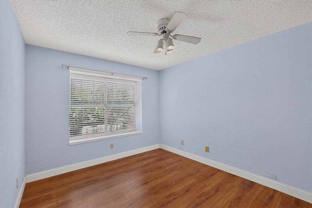 542 Clayton Street, Grand Prairie, TX 75052 542 Clayton Street, Grand Prairie, TX 75052