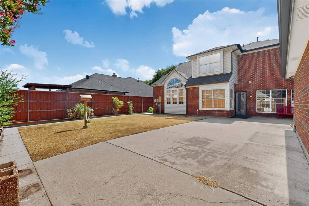 542 Clayton Street, Grand Prairie, TX 75052 542 Clayton Street, Grand Prairie, TX 75052