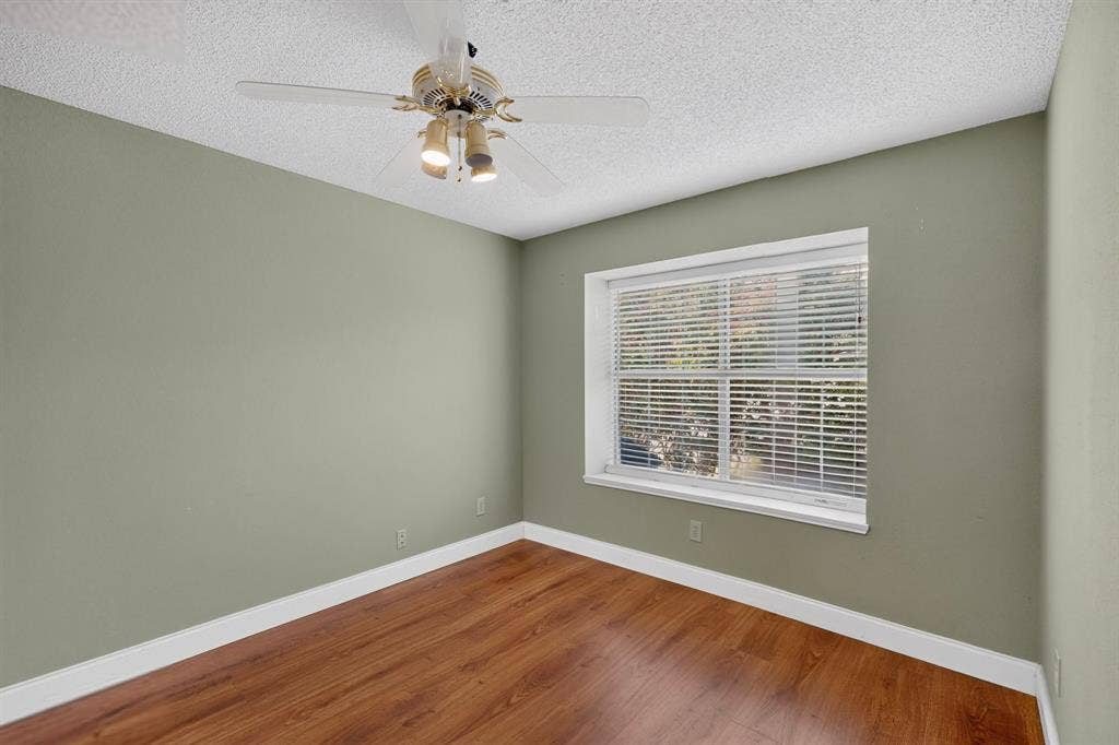542 Clayton Street, Grand Prairie, TX 75052 542 Clayton Street, Grand Prairie, TX 75052
