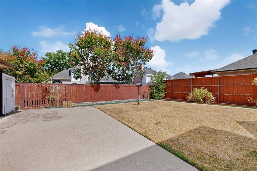 542 Clayton Street, Grand Prairie, TX 75052 542 Clayton Street, Grand Prairie, TX 75052