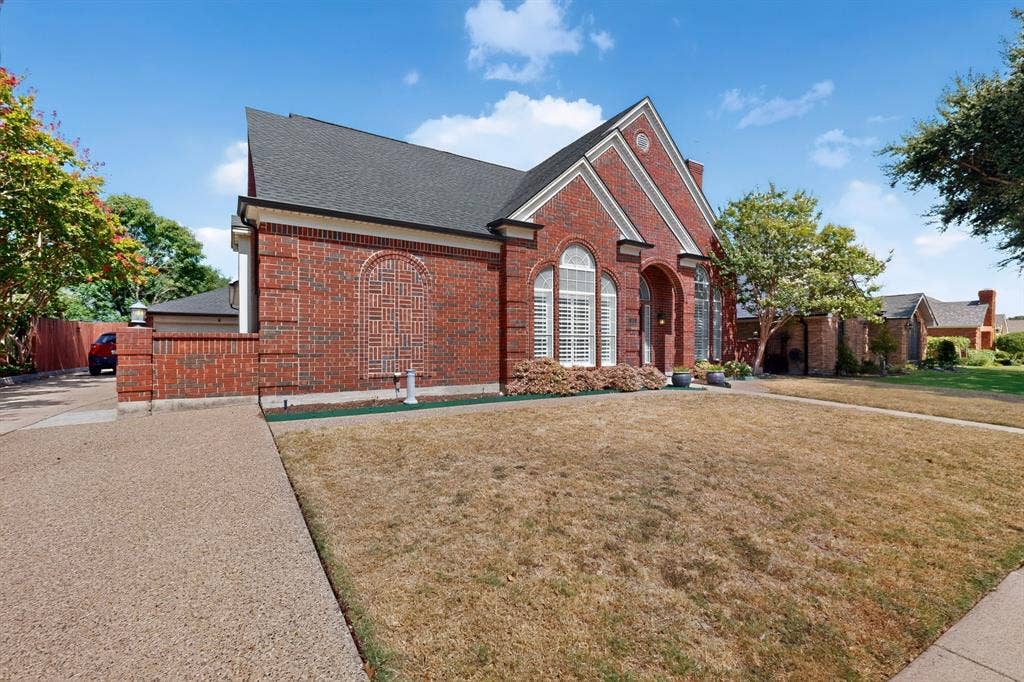 542 Clayton Street, Grand Prairie, TX 75052 542 Clayton Street, Grand Prairie, TX 75052