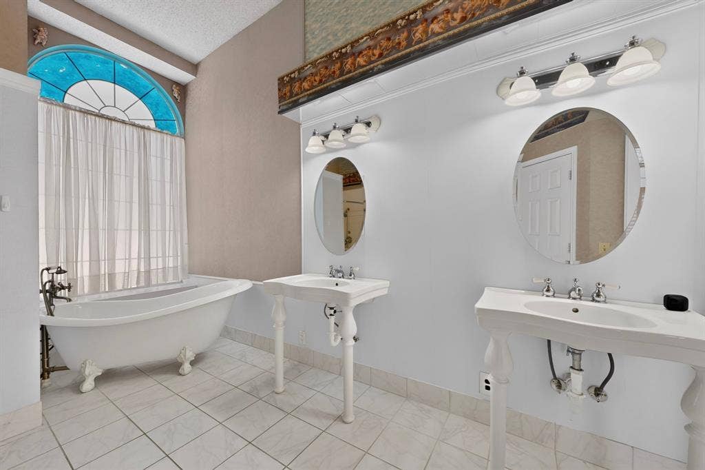 542 Clayton Street, Grand Prairie, TX 75052 542 Clayton Street, Grand Prairie, TX 75052