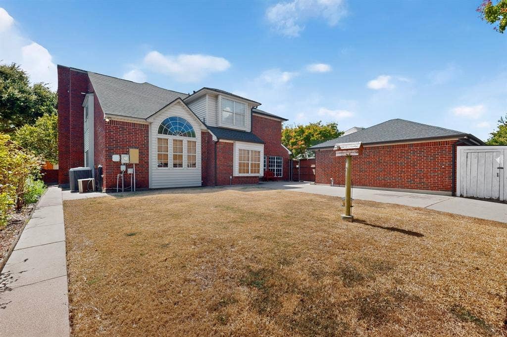 542 Clayton Street, Grand Prairie, TX 75052 542 Clayton Street, Grand Prairie, TX 75052
