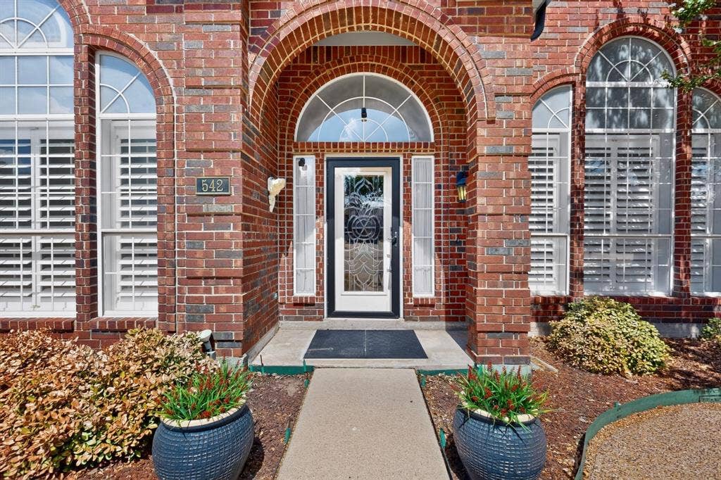 542 Clayton Street, Grand Prairie, TX 75052 542 Clayton Street, Grand Prairie, TX 75052