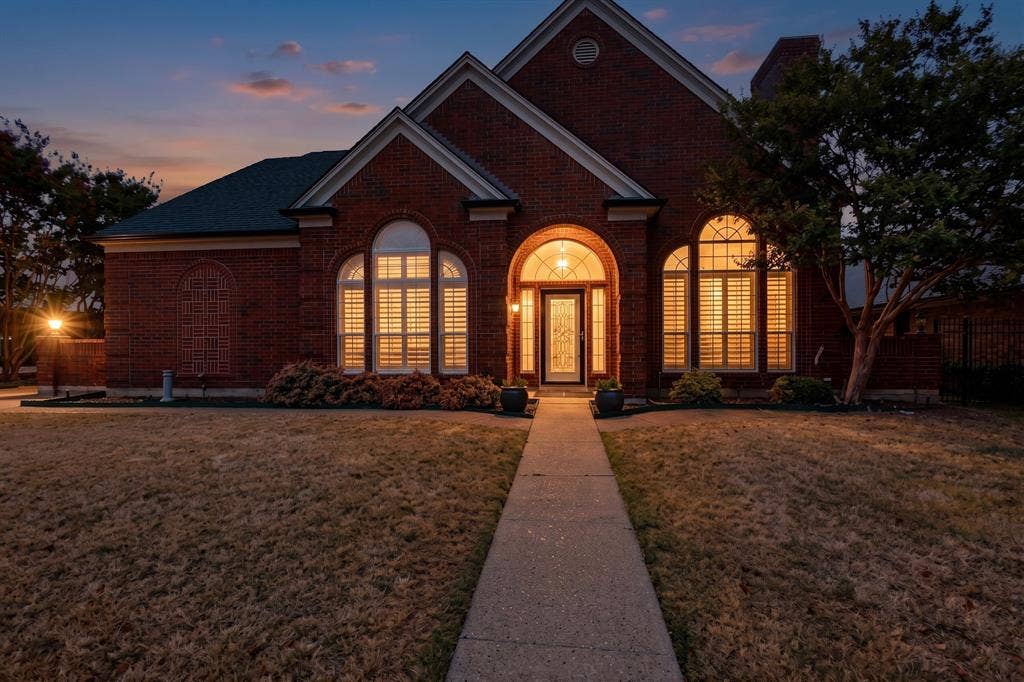 542 Clayton Street, Grand Prairie, TX 75052 542 Clayton Street, Grand Prairie, TX 75052