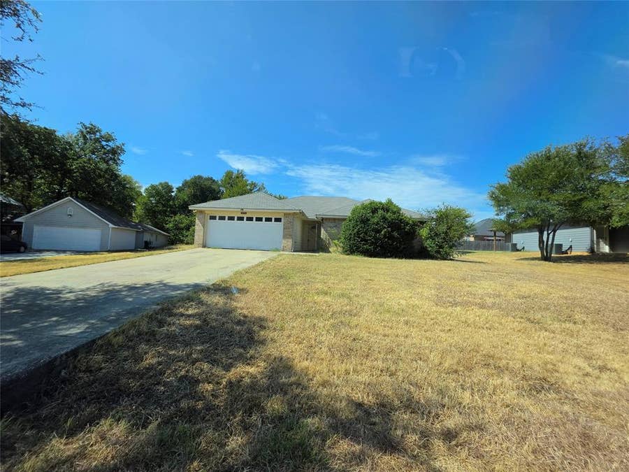 Property photo for 6204 Kelly Drive, Granbury, TX