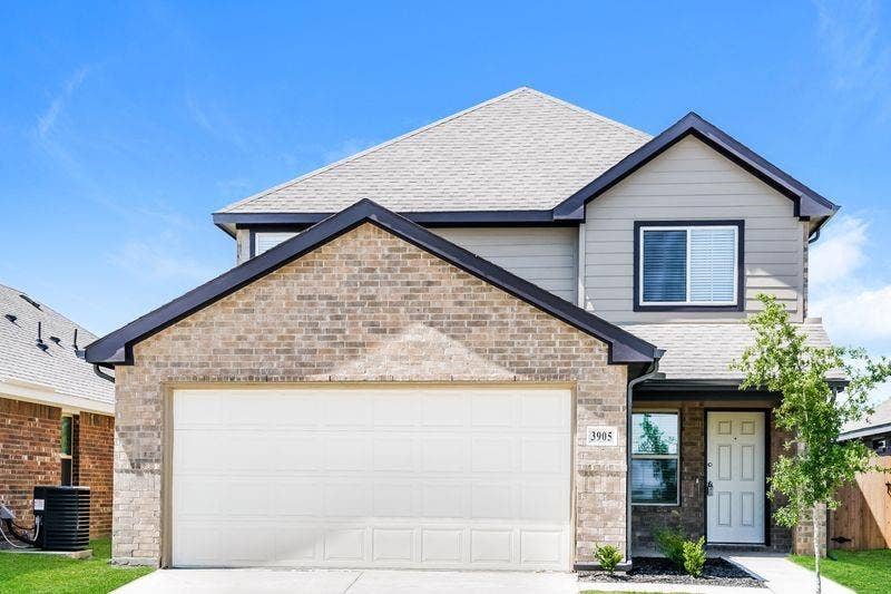 Property photo for 3905 Job Drive, Ennis, TX