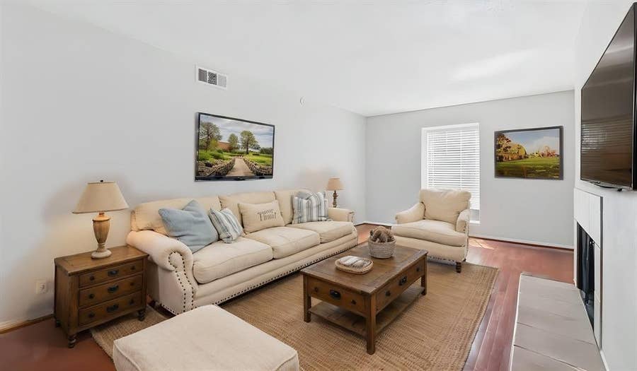 Property photo for 5232 Fleetwood Oaks Avenue, #216, Dallas, TX