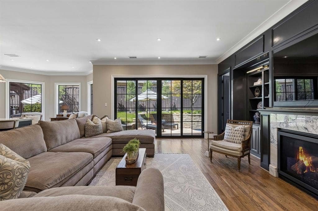 8511 Groveland Drive, Dallas, TX 75218 8511 Groveland Drive, Dallas, TX 75218