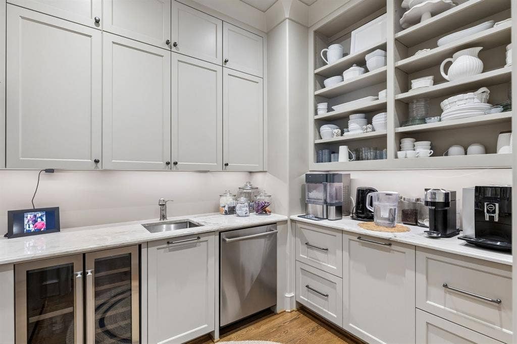 8511 Groveland Drive, Dallas, TX 75218 8511 Groveland Drive, Dallas, TX 75218