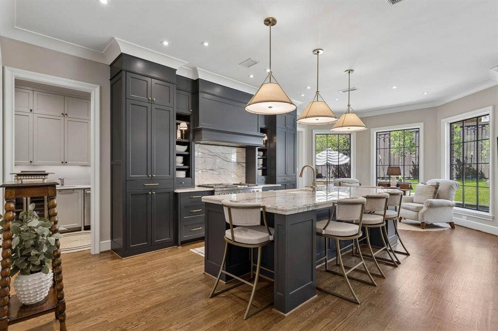 8511 Groveland Drive, Dallas, TX 75218 8511 Groveland Drive, Dallas, TX 75218