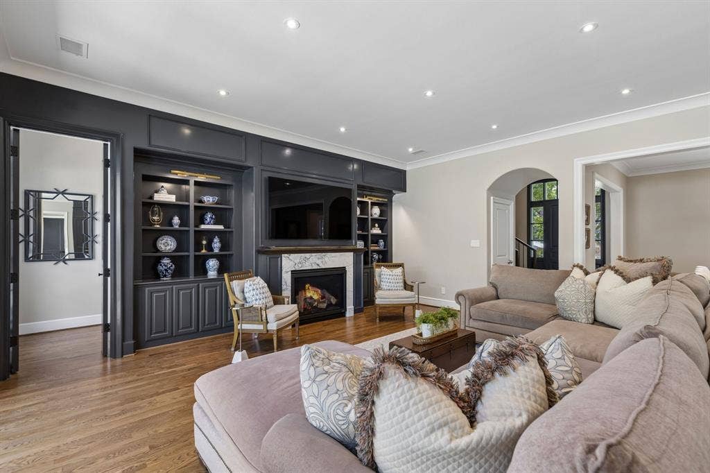 8511 Groveland Drive, Dallas, TX 75218 8511 Groveland Drive, Dallas, TX 75218