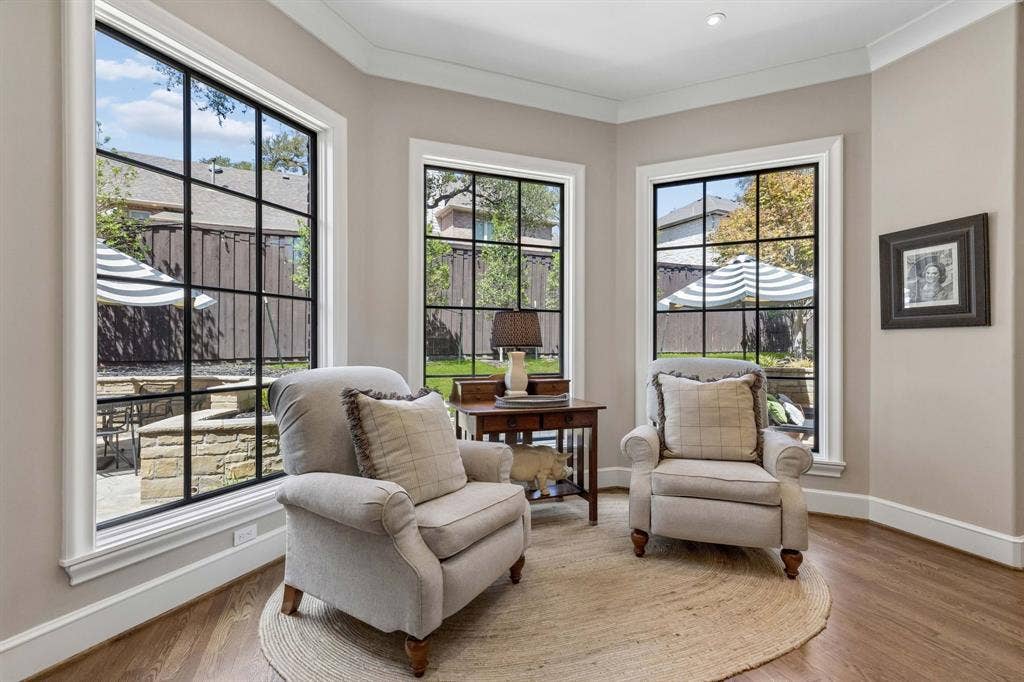 8511 Groveland Drive, Dallas, TX 75218 8511 Groveland Drive, Dallas, TX 75218