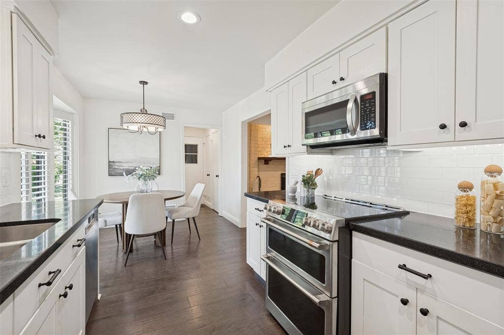 906 Loganwood Avenue, Richardson, TX 75080 906 Loganwood Avenue, Richardson, TX 75080