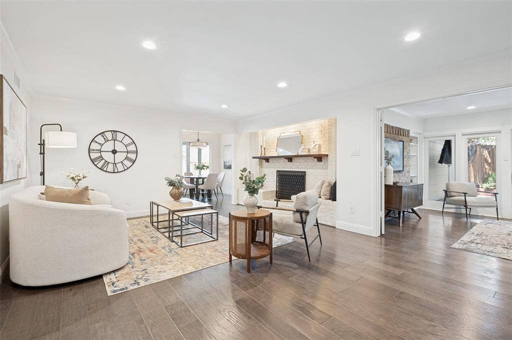 906 Loganwood Avenue, Richardson, TX 75080 906 Loganwood Avenue, Richardson, TX 75080