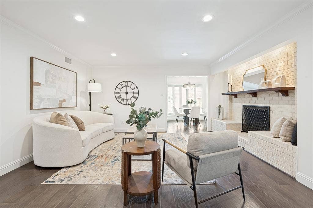 906 Loganwood Avenue, Richardson, TX 75080 906 Loganwood Avenue, Richardson, TX 75080