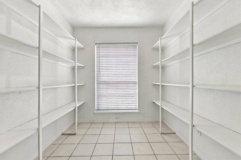 6408 Chapman Drive, Greenville, TX 75402