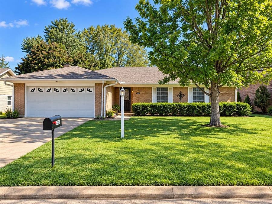 Property photo for 3425 Fargo Drive, Paris, TX