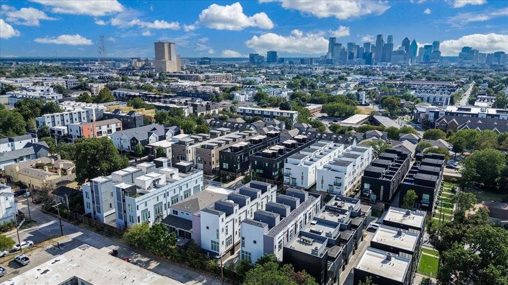 2038 N Prairie Avenue, #104, Dallas, TX 75204 2038 N Prairie Avenue, #104, Dallas, TX 75204