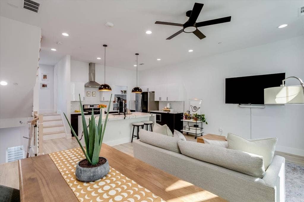 2038 N Prairie Avenue, #104, Dallas, TX 75204 2038 N Prairie Avenue, #104, Dallas, TX 75204