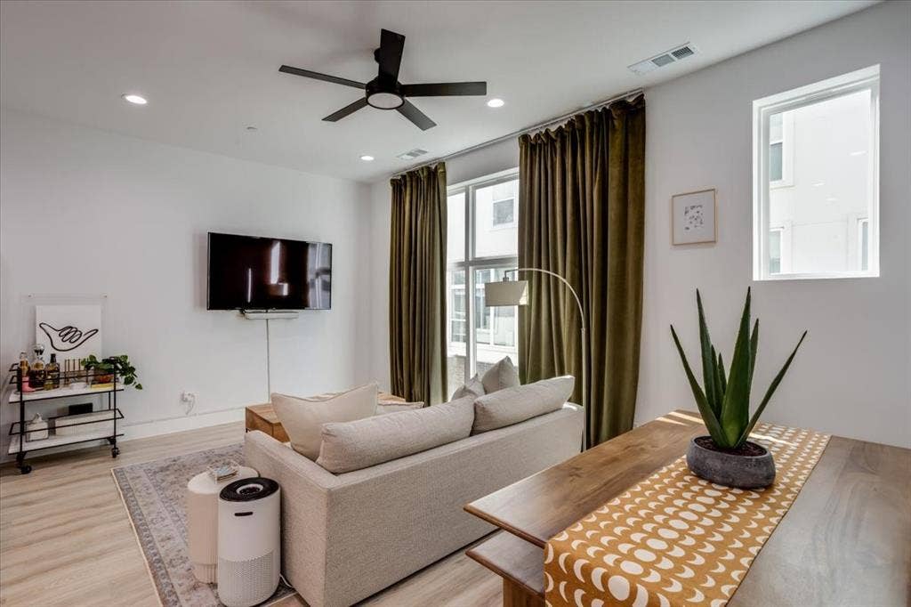 2038 N Prairie Avenue, #104, Dallas, TX 75204 2038 N Prairie Avenue, #104, Dallas, TX 75204