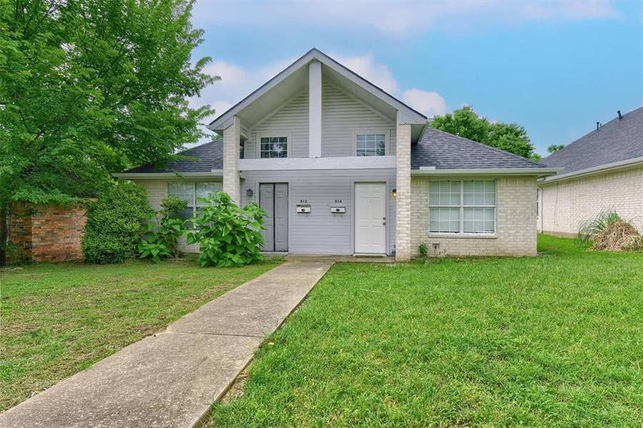 Property photo for 914 W Houston Street, Sherman, TX