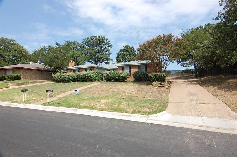 Property photo for 4801 Woodland Park Boulevard, Arlington, TX
