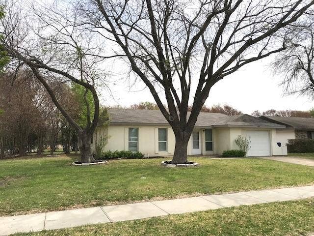 Property photo for 1601 Meridian Way, Garland, TX
